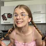 naughtyy_ellie